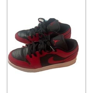 5.5Y Women’s Size 7- Jordan 1 Low Reverse Bred 2020 nike air sneakers…